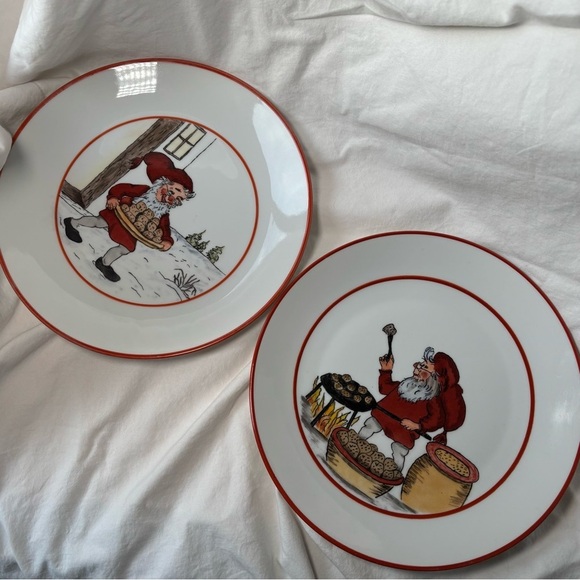 danish Other - Danish Hand painted Santa Claus Christmas Plates from Svenborg-Set of 2
